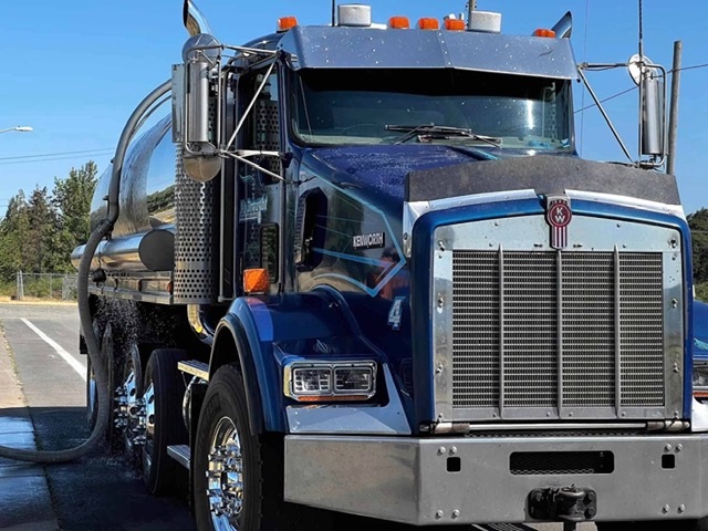 No Drought high-capacity water tanker on site at a Willamette Valley fill